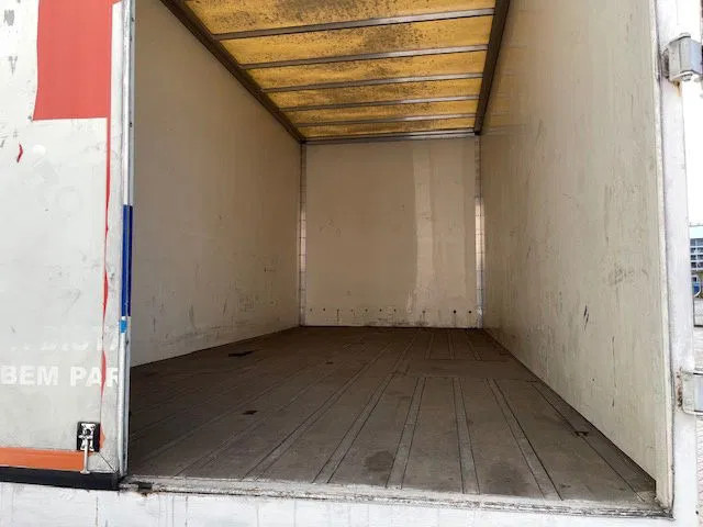 DAF XF 95.380 Euro 2 Manual-Gear - Kasti veoauto: pilt 5 DAF XF 95.380 Euro 2 Manual-Gear - Kasti veoauto: pilt 5