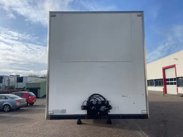 Kögel 3 AXELS (2X LIFT AXELS) DISK BRAKE 7CM FRIGO BOX - Furgoonpoolhaagis: pilt 2 Kögel 3 AXELS (2X LIFT AXELS) DISK BRAKE 7CM FRIGO BOX - Furgoonpoolhaagis: pilt 2