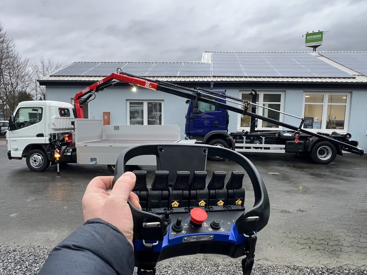 FUSO 3S15 Alu Pritsche 2.80m Ladekran Funk! - Madelauto: pilt 2 FUSO 3S15 Alu Pritsche 2.80m Ladekran Funk! - Madelauto: pilt 2