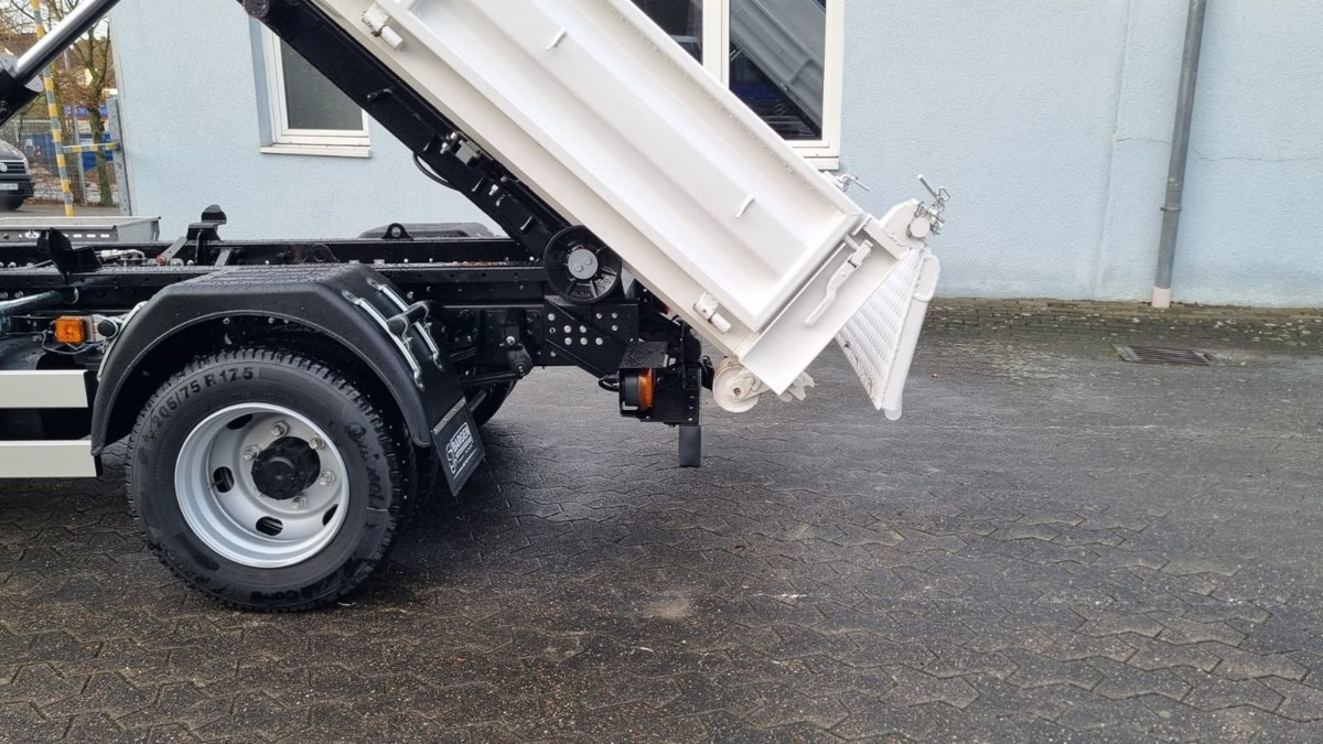 FUSO FUSO 9C18 40km/h City Abrollkipper WLF Swiss CH - Konkstõstukiga veoauto: pilt 4 FUSO FUSO 9C18 40km/h City Abrollkipper WLF Swiss CH - Konkstõstukiga veoauto: pilt 4