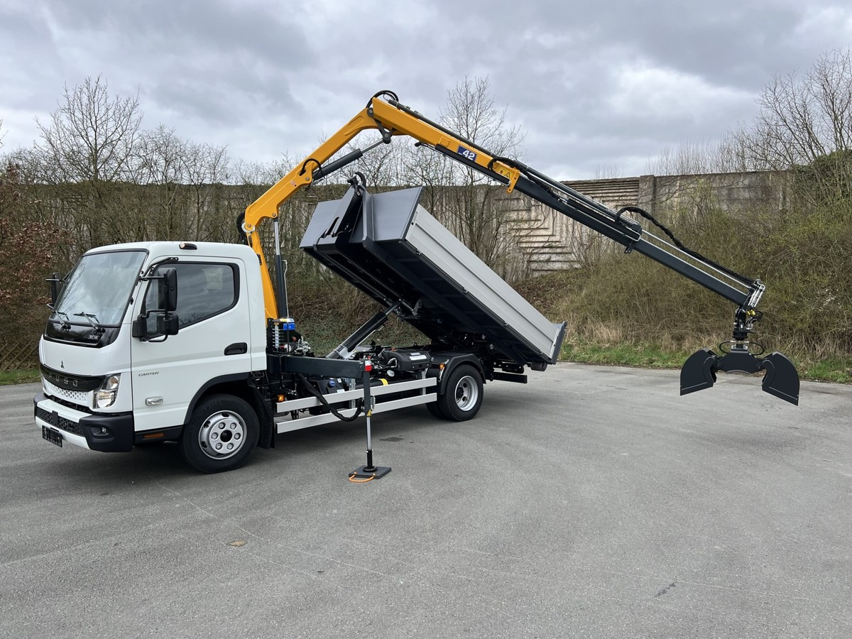 FUSO FUSO 9C18 City Abrollkipper + Ladekran m.Greifer - Konkstõstukiga veoauto, Kraanaga veoauto: pilt 2 FUSO FUSO 9C18 City Abrollkipper + Ladekran m.Greifer - Konkstõstukiga veoauto, Kraanaga veoauto: pilt 2