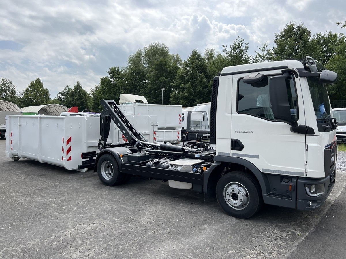 Uus Konkstõstukiga veoauto MAN TGL 12.250 BL NEU City Abrollkipper PowerMatic: pilt 7