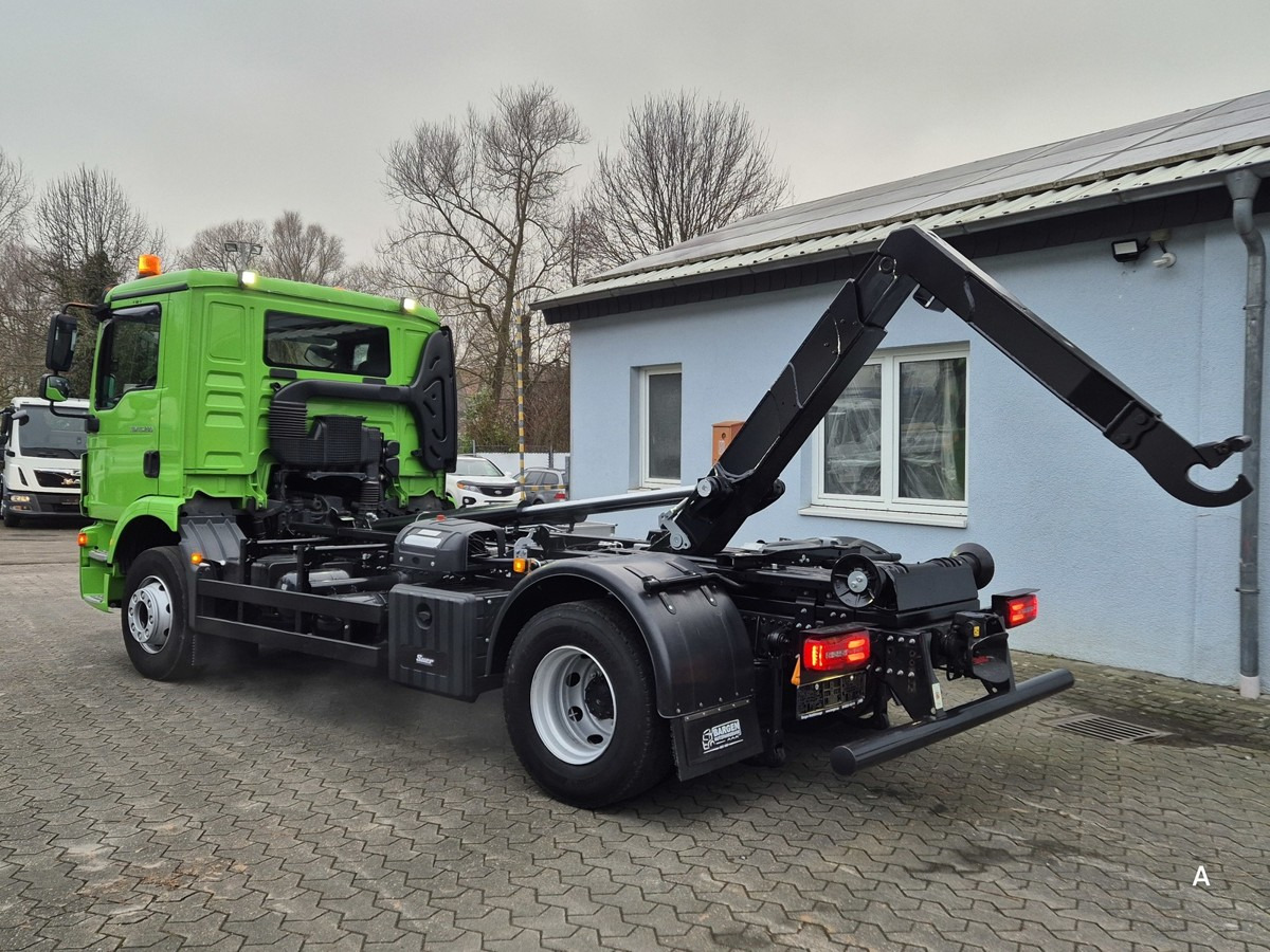 MAN TGM 15.250 Abrollkipper hydr. Haken 900-1570mm - Konkstõstukiga veoauto: pilt 1 MAN TGM 15.250 Abrollkipper hydr. Haken 900-1570mm - Konkstõstukiga veoauto: pilt 1
