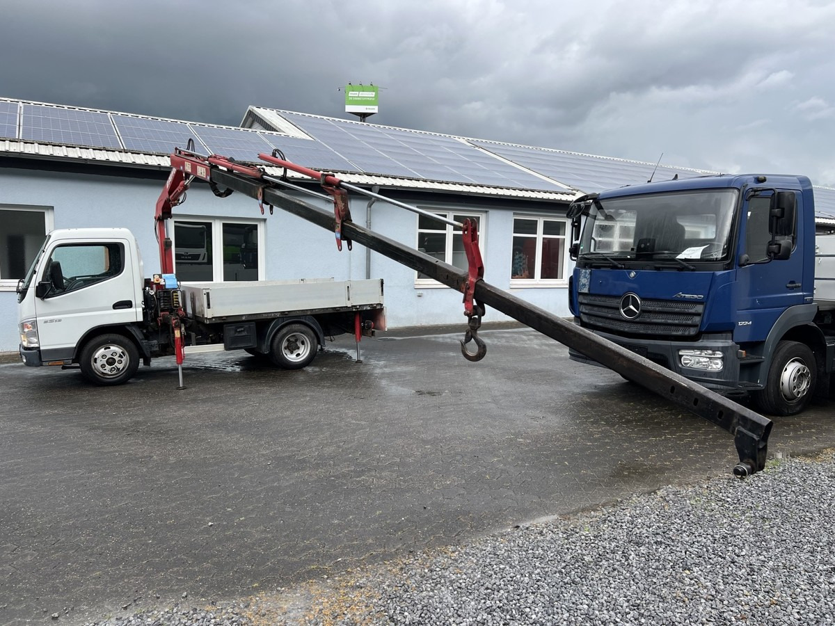 MITSUBISHI Canter 5S13 m. Ladekran Ferrari 530 3xhydr1xmech - Madelauto: pilt 4 MITSUBISHI Canter 5S13 m. Ladekran Ferrari 530 3xhydr1xmech - Madelauto: pilt 4