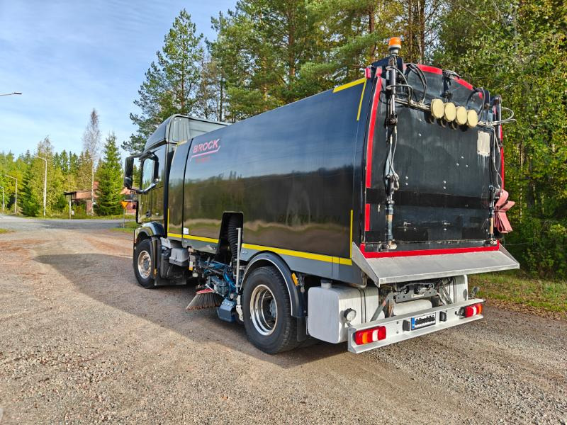 Brock SL280/2 MB Actros 1833 - Tänavapühkimismasin: pilt 4 Brock SL280/2 MB Actros 1833 - Tänavapühkimismasin: pilt 4