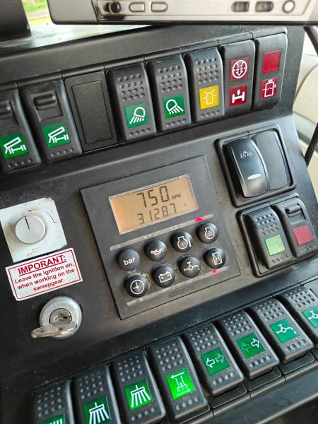 Brock SL280/2 MB Actros 1833 - Tänavapühkimismasin: pilt 5 Brock SL280/2 MB Actros 1833 - Tänavapühkimismasin: pilt 5