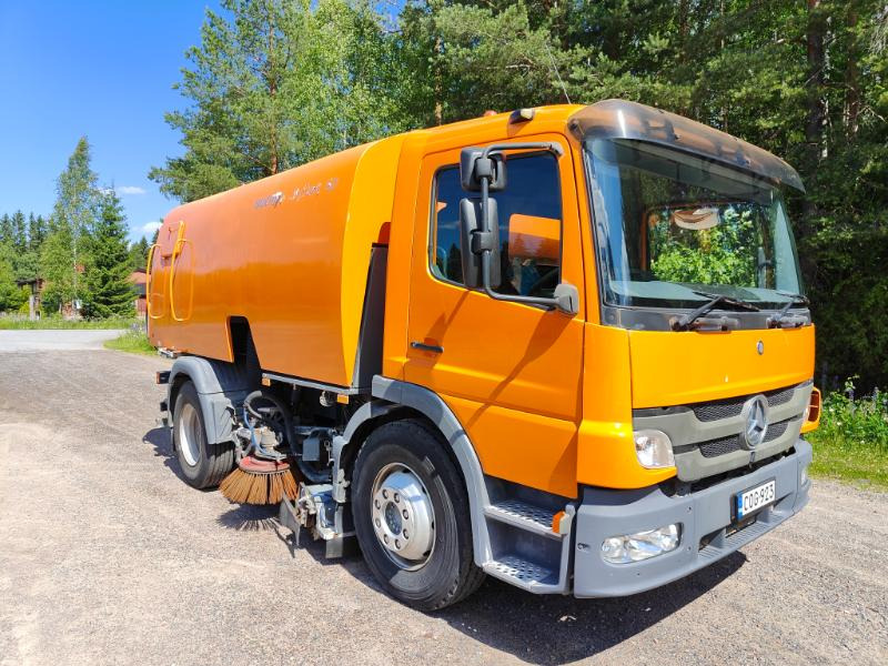 Bucher Cityfant 60 MB Atego - Tänavapühkimismasin: pilt 1 Bucher Cityfant 60 MB Atego - Tänavapühkimismasin: pilt 1