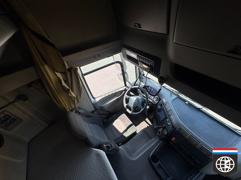 DAF CF 85 6X2/4 - DEEPFREEZER -30oC / CHEREAU / 3000 taillift - Külmutiga veoauto: pilt 4 DAF CF 85 6X2/4 - DEEPFREEZER -30oC / CHEREAU / 3000 taillift - Külmutiga veoauto: pilt 4