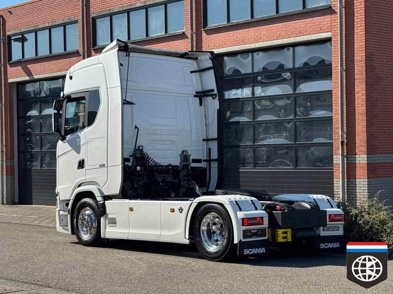 Scania 590 S King of the Road - FULL AIR - NEW - Sadulveok: pilt 2 Scania 590 S King of the Road - FULL AIR - NEW - Sadulveok: pilt 2