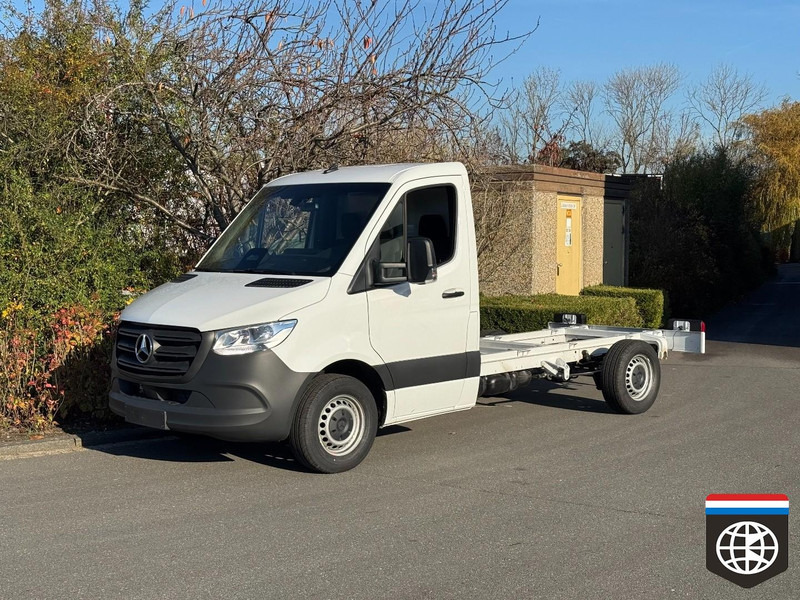 Mercedes-Benz Sprinter 315 CDi CHASSIS WB 3670 - AUTOMAAT NAVIGATIE *** BPM VRIJ !! - Tarbesõiduk: pilt 5 Mercedes-Benz Sprinter 315 CDi CHASSIS WB 3670 - AUTOMAAT NAVIGATIE *** BPM VRIJ !! - Tarbesõiduk: pilt 5