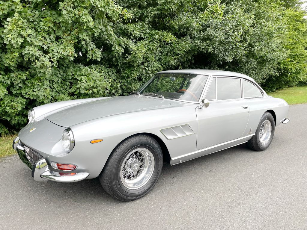 Ferrari 330 GT Coupe 2+2/TÜV neu/H-Zulassung - Auto: pilt 1 Ferrari 330 GT Coupe 2+2/TÜV neu/H-Zulassung - Auto: pilt 1