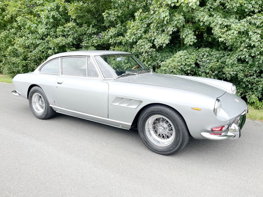 Ferrari 330 GT Coupe 2+2/TÜV neu/H-Zulassung - Auto: pilt 2 Ferrari 330 GT Coupe 2+2/TÜV neu/H-Zulassung - Auto: pilt 2