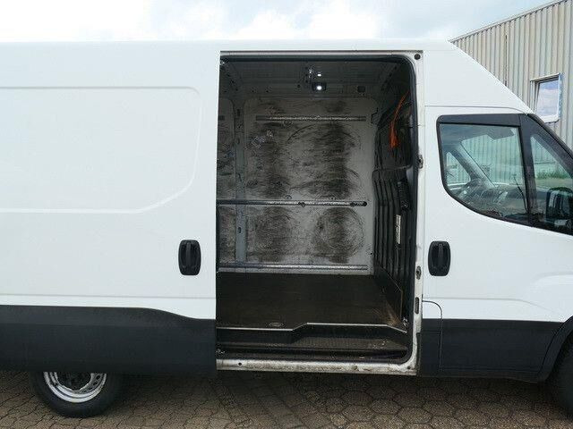 Iveco Daily 35S14/Hochdach/AHK/Klima - Kaubik: pilt 4 Iveco Daily 35S14/Hochdach/AHK/Klima - Kaubik: pilt 4