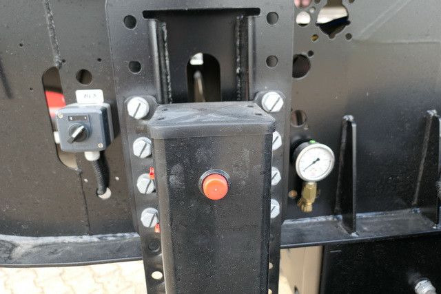MEGA MNW, Stahl, 25m³, Luft-Lift, anliegende Klappe - Kallur-poolhaagis: pilt 5 MEGA MNW, Stahl, 25m³, Luft-Lift, anliegende Klappe - Kallur-poolhaagis: pilt 5