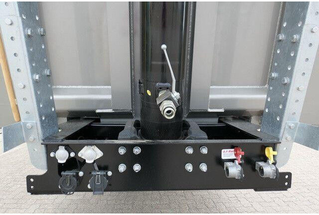 Mega MNL, Alu, 52m³, Kombitür, SAF, Luft-Lift - Kallur-poolhaagis: pilt 4 Mega MNL, Alu, 52m³, Kombitür, SAF, Luft-Lift - Kallur-poolhaagis: pilt 4