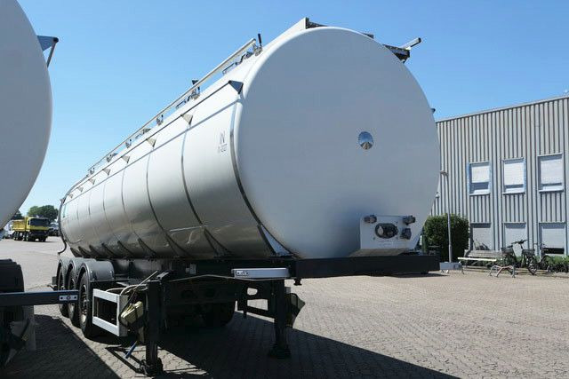 Menci SA 105/Lebensmittel Tank 32 cbm./Liftachse - Tsistern poolhaagis: pilt 3 Menci SA 105/Lebensmittel Tank 32 cbm./Liftachse - Tsistern poolhaagis: pilt 3