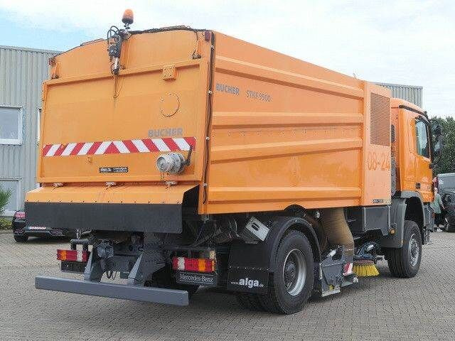 Mercedes-Benz 2032 A Actros 4x4, Bucher STKF 9500, Airport, AC - Tänavapühkimismasin: pilt 3 Mercedes-Benz 2032 A Actros 4x4, Bucher STKF 9500, Airport, AC - Tänavapühkimismasin: pilt 3