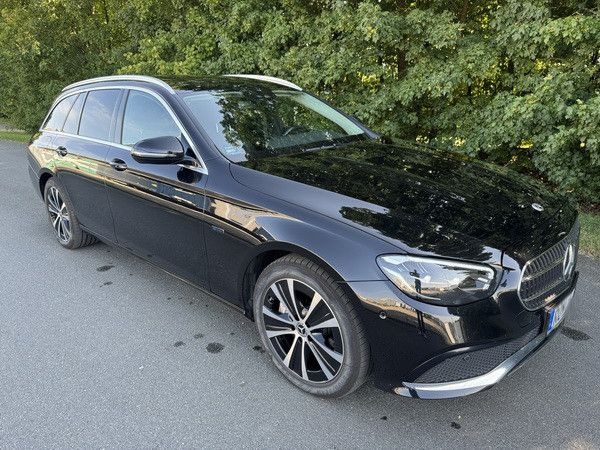 Mercedes-Benz E 300 de/AHK/Scheckheft/Winterräder - Universaal: pilt 3 Mercedes-Benz E 300 de/AHK/Scheckheft/Winterräder - Universaal: pilt 3
