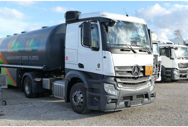 Mercedes-Benz 1846 Actros 4x2, Hydr., ADR, Leicht, Klima, Navi - Sadulveok: pilt 4 Mercedes-Benz 1846 Actros 4x2, Hydr., ADR, Leicht, Klima, Navi - Sadulveok: pilt 4