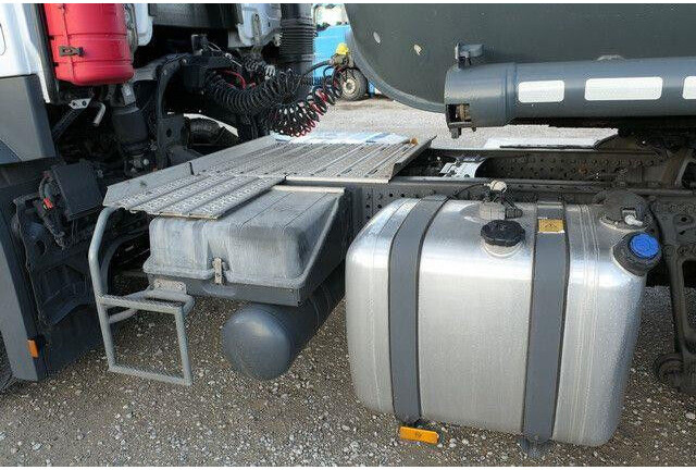 Mercedes-Benz 1846 Actros 4x2, Hydr., ADR, Leicht, Klima, Navi - Sadulveok: pilt 3 Mercedes-Benz 1846 Actros 4x2, Hydr., ADR, Leicht, Klima, Navi - Sadulveok: pilt 3