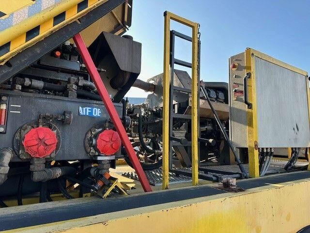 Schmidt CJS 914 Super, Kehrmaschine, Mercedes Motor - Tänavapühkimismasin: pilt 4 Schmidt CJS 914 Super, Kehrmaschine, Mercedes Motor - Tänavapühkimismasin: pilt 4