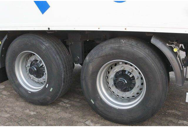 Sommer 2-Achser, elektr. Rolltor, BPW, 11.000mm lang - Furgoonpoolhaagis: pilt 4 Sommer 2-Achser, elektr. Rolltor, BPW, 11.000mm lang - Furgoonpoolhaagis: pilt 4