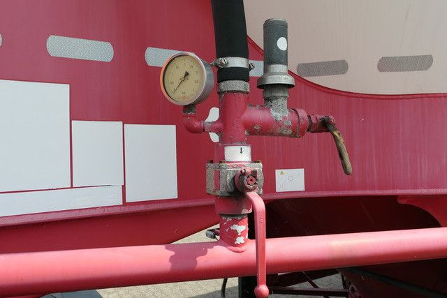 Spitzer SF 2739 / 2P, 39m³, Gelenkt, 2 Kammern, BPW, ZSA - Silo poolhaagis: pilt 3 Spitzer SF 2739 / 2P, 39m³, Gelenkt, 2 Kammern, BPW, ZSA - Silo poolhaagis: pilt 3