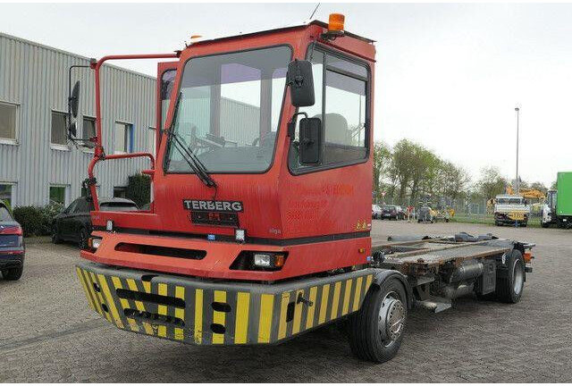 Terberg BC 182, Wechselbrücken, Sattelkupplung - Kabiinišassiiga veoauto: pilt 4 Terberg BC 182, Wechselbrücken, Sattelkupplung - Kabiinišassiiga veoauto: pilt 4