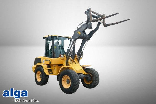 Volvo L30G, 4+1 Schaufel, Palettengabel, Hydr. S.W.S. - Rataslaadur: pilt 1 Volvo L30G, 4+1 Schaufel, Palettengabel, Hydr. S.W.S. - Rataslaadur: pilt 1