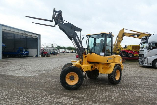 Volvo L30G, 4+1 Schaufel, Palettengabel, Hydr. S.W.S. - Rataslaadur: pilt 5 Volvo L30G, 4+1 Schaufel, Palettengabel, Hydr. S.W.S. - Rataslaadur: pilt 5