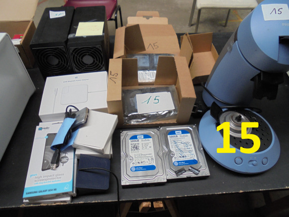 1 SENSEO PHILIPS, 3 disques durs dont 2 neufs, 4 lecteurs de carte, 2 stations NAS Synologie, sans dique, type DS213, films de protection pour GSM, 1 chargeur GSM - Toidumasin: pilt 1 1 SENSEO PHILIPS, 3 disques durs dont 2 neufs, 4 lecteurs de carte, 2 stations NAS Synologie, sans dique, type DS213, films de protection pour GSM, 1 chargeur GSM - Toidumasin: pilt 1