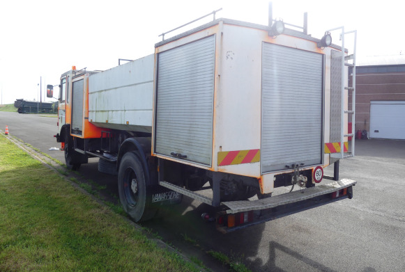 Camion de pompier MAN 12F (1984-285.497 km) - Tuletõrjeauto: pilt 4 Camion de pompier MAN 12F (1984-285.497 km) - Tuletõrjeauto: pilt 4