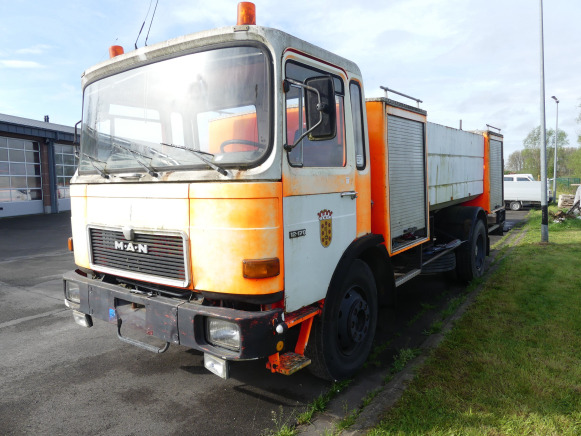 Camion de pompier MAN 12F (1984-285.497 km) - Tuletõrjeauto: pilt 1 Camion de pompier MAN 12F (1984-285.497 km) - Tuletõrjeauto: pilt 1