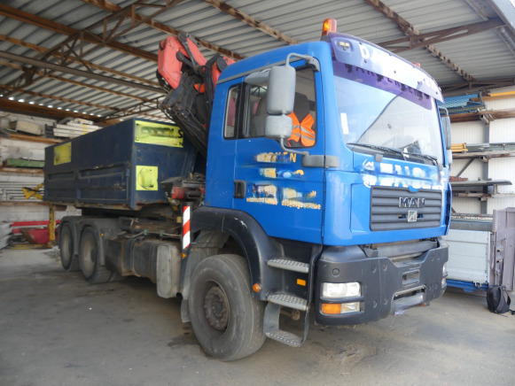 Camion porte container avec grue MAN TGA MH 26 FD (2005-455.395 km)(WMAH09ZZ96M427264) - Konteinerveduk/ Tõstukiga veoauto: pilt 2 Camion porte container avec grue MAN TGA MH 26 FD (2005-455.395 km)(WMAH09ZZ96M427264) - Konteinerveduk/ Tõstukiga veoauto: pilt 2