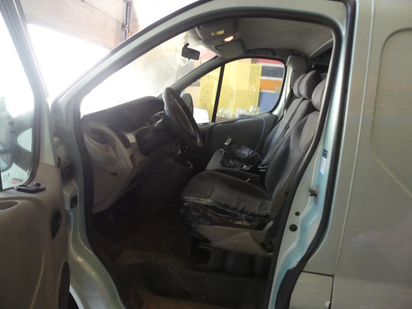 Camionnette Renault TRAFFIC (2003-411.053 km-VIN:VF1FLACA63V180319) - Auto: pilt 5 Camionnette Renault TRAFFIC (2003-411.053 km-VIN:VF1FLACA63V180319) - Auto: pilt 5