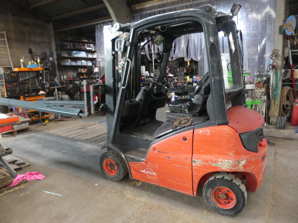 Chariot élévateur avec tète rotatif Linde H16D - Kahveltõstuk: pilt 1 Chariot élévateur avec tète rotatif Linde H16D - Kahveltõstuk: pilt 1