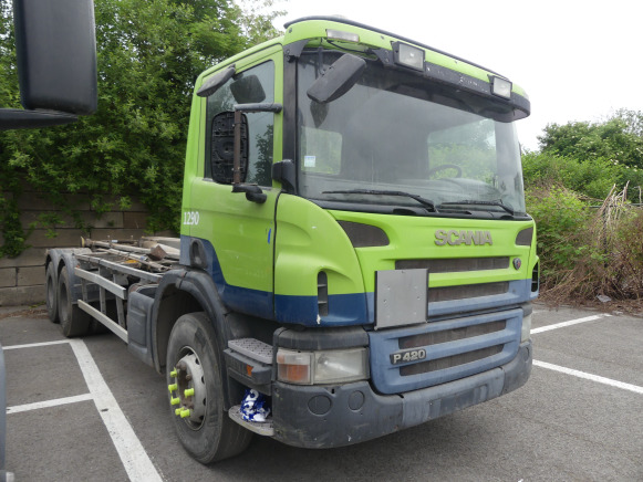 REF:1290 - Camion porte container Scania PRT (2005-529.990 km) - Konteinerveduk/ Tõstukiga veoauto: pilt 2 REF:1290 - Camion porte container Scania PRT (2005-529.990 km) - Konteinerveduk/ Tõstukiga veoauto: pilt 2