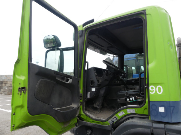 REF:1290 - Camion porte container Scania PRT (2005-529.990 km) - Konteinerveduk/ Tõstukiga veoauto: pilt 5 REF:1290 - Camion porte container Scania PRT (2005-529.990 km) - Konteinerveduk/ Tõstukiga veoauto: pilt 5