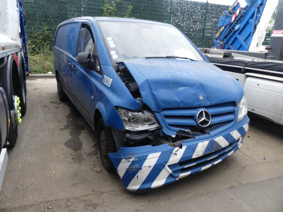 REF:7839 - Voiture accidentée Mercedes-Benz - Auto: pilt 2 REF:7839 - Voiture accidentée Mercedes-Benz - Auto: pilt 2