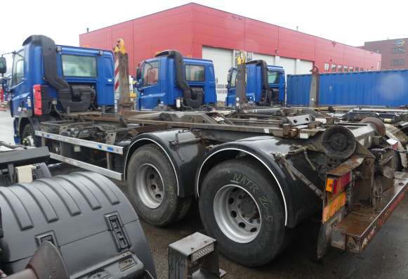 REF:BS-SG-14 - Camion porte container DAF FASCF85 (2007-1.117.773 km) - Konteinerveduk/ Tõstukiga veoauto: pilt 4 REF:BS-SG-14 - Camion porte container DAF FASCF85 (2007-1.117.773 km) - Konteinerveduk/ Tõstukiga veoauto: pilt 4