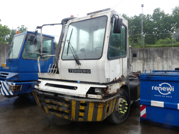 REF:TVD-80-D - Camion porte container à chaine Terberg YT222 - Konteinerveduk/ Tõstukiga veoauto: pilt 1 REF:TVD-80-D - Camion porte container à chaine Terberg YT222 - Konteinerveduk/ Tõstukiga veoauto: pilt 1