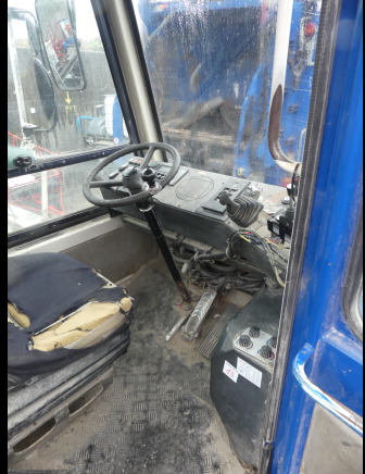 REF:TVD-88-D - Camion porte container Terberg YT180 (2002-21.500 km) - Konteinerveduk/ Tõstukiga veoauto: pilt 5 REF:TVD-88-D - Camion porte container Terberg YT180 (2002-21.500 km) - Konteinerveduk/ Tõstukiga veoauto: pilt 5