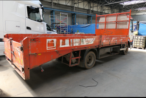 REF:imat : 1-GEM-292 - Camion plateau DAF LF45 (2002-326.743 km) - Madelveok/ Platvormveok: pilt 4 REF:imat : 1-GEM-292 - Camion plateau DAF LF45 (2002-326.743 km) - Madelveok/ Platvormveok: pilt 4