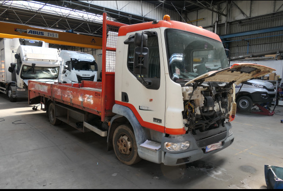 REF:imat : 1-GEM-292 - Camion plateau DAF LF45 (2002-326.743 km) - Madelveok/ Platvormveok: pilt 2 REF:imat : 1-GEM-292 - Camion plateau DAF LF45 (2002-326.743 km) - Madelveok/ Platvormveok: pilt 2