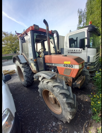 Tracteur Case International 4240XLA - Traktor: pilt 2 Tracteur Case International 4240XLA - Traktor: pilt 2