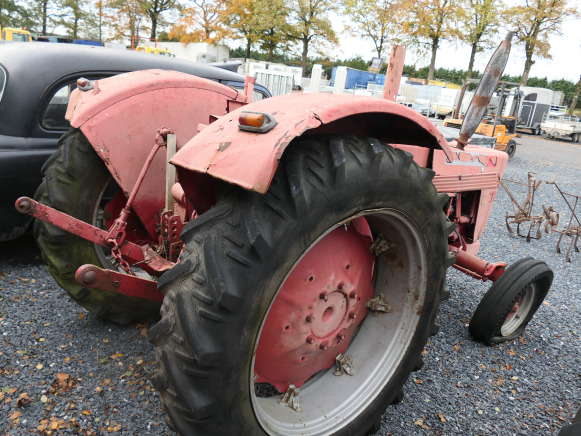 Tracteur agricole International Harvester (VIN:NT362374) - Traktor: pilt 3 Tracteur agricole International Harvester (VIN:NT362374) - Traktor: pilt 3