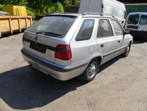 Voiture Skoda Felicia Station wagon (1999-134.345 km) - Auto: pilt 5 Voiture Skoda Felicia Station wagon (1999-134.345 km) - Auto: pilt 5