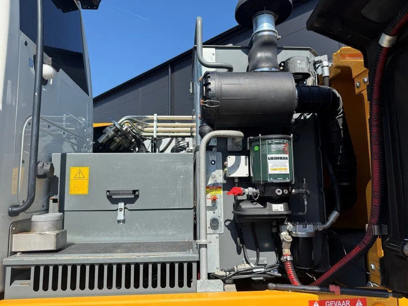 Liebherr A914 2018 8950 uur NL Machine liising Liebherr A914 2018 8950 uur NL Machine: pilt 16