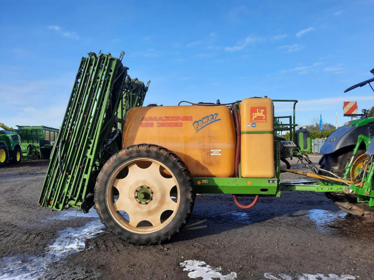 Amazone UG 3000 - Järelveetav pritsija: pilt 1 Amazone UG 3000 - Järelveetav pritsija: pilt 1