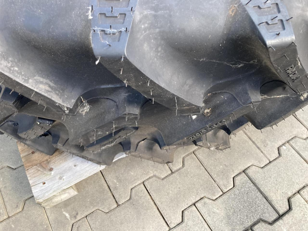BKT 270/95R46 - Rehv - Põllutööseade: pilt 3 BKT 270/95R46 - Rehv - Põllutööseade: pilt 3